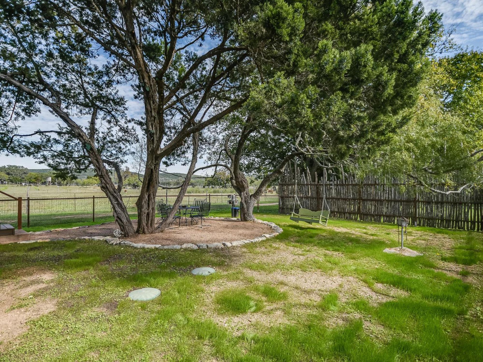 Montesino Ranch Lodging Villa Wimberley Ngoại thất bức ảnh